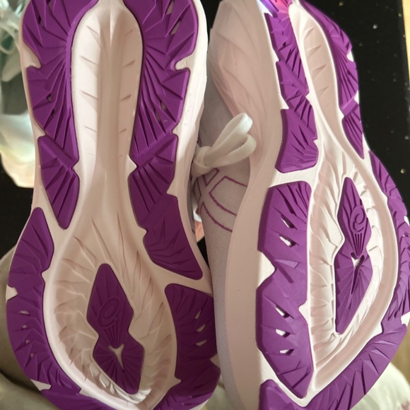 ASICS Novablast size 9.5 never worn!! - Picture 5 of 6